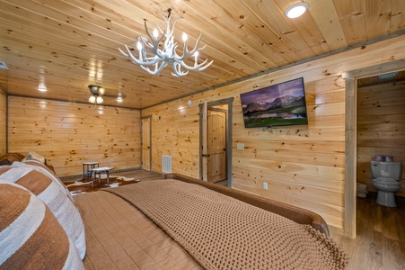 at flashy splashy lodge a 4 bedroom cabin rental located in gatlinburg