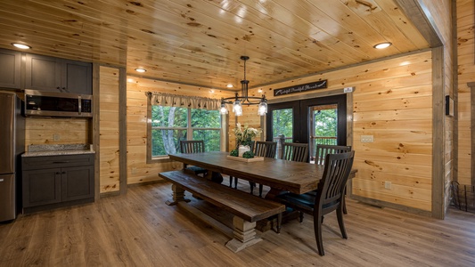 at swish splash lodge a 4 bedroom cabin rental located in gatlinburg