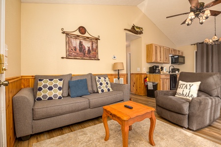 Living room at Liam's Lookout, a 2 bedroom cabin rental located in Pigeon Forge