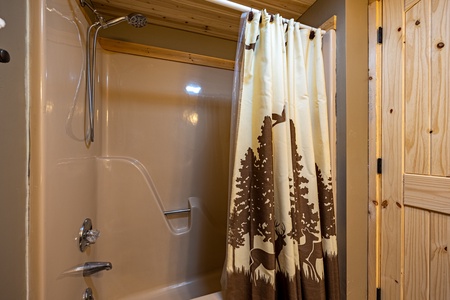 Bathroom shower/tub at Soaring Heights