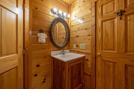 at bear pause cabin a 3 bedroom cabin rental located in gatlinburg