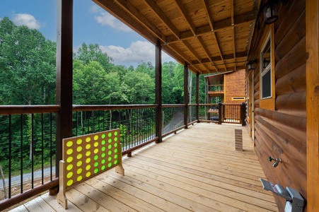 at flashy splashy lodge a 4 bedroom cabin rental located in gatlinburg