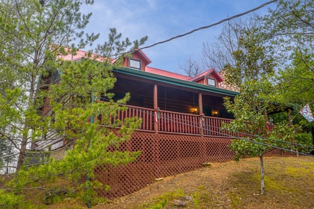 A cabin called Pigeon Forge Pleasures, a 3 bedroom cabin rental located in Pigeon Forge