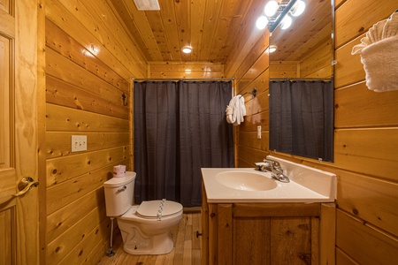 at bear pause cabin a 3 bedroom cabin rental located in gatlinburg