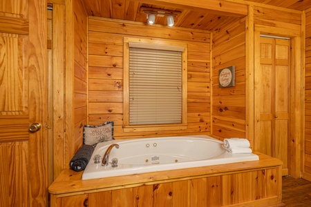 Jacuzzi tub at Moonlit Pines, a 2 bedroom cabin rental located in Pigeon Forge