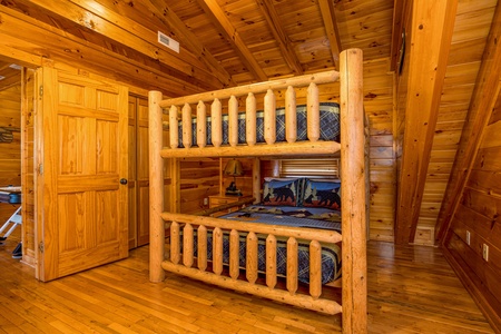 Bunk Beds at Poolhouse Lodge