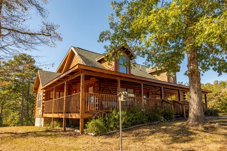 Bearadise 4 Us, a 3 bedroom cabin rental located in Pigeon Forge