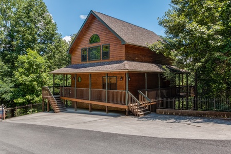 Stones Throw a 4 bedroom cabin rental located in pigeon forge