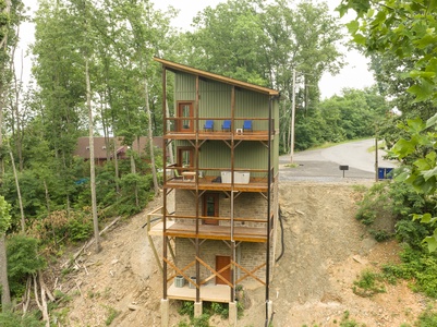 at the bear observatory a 2 bedroom cabin rental located in gatlinburg