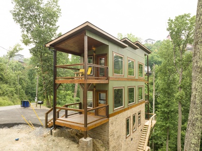 at the bear observatory a 2 bedroom cabin rental located in gatlinburg