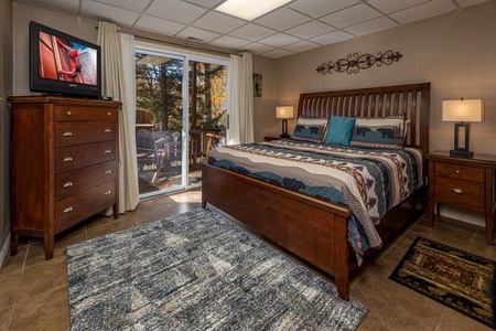 Master Bedroom at Buena Vista Getaway, a 3 bedroom cabin rental located in gatlinburg