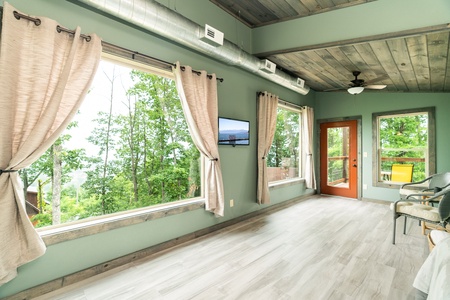 at the bear observatory a 2 bedroom cabin rental located in gatlinburg