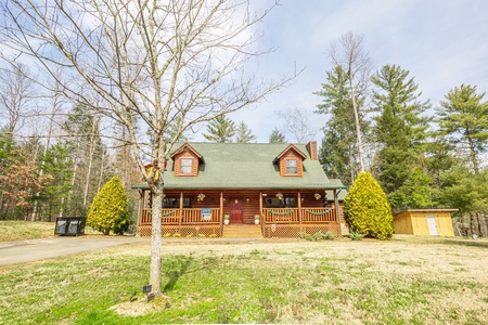 Front of 3 Crazy Cubs, a 5 bedroom cabin rental located in pigeon forge