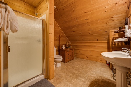 Loft bathroom at Lazy Bear Lodge