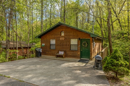 A Cheerful Heart, a 2 bedroom cabin rental located in Pigeon Forge