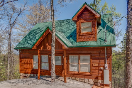 Lumber Jack Lodge, a 1 bedroom cabin rental located in Gatlinburg