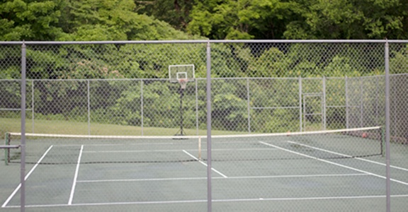 White Oak Lodge Resort Basketball and Tennis Court