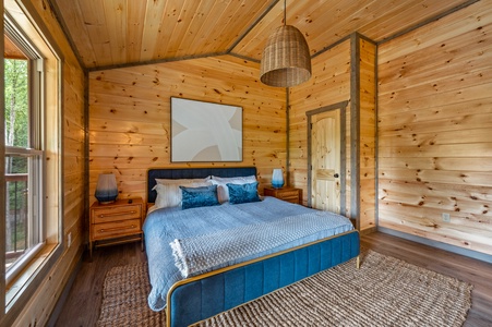 at flashy splashy lodge a 4 bedroom cabin rental located in gatlinburg