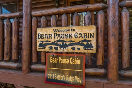 at bear pause cabin a 3 bedroom cabin rental located in gatlinburg