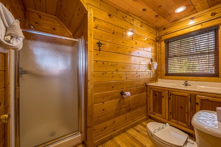 at bear pause cabin a 3 bedroom cabin rental located in gatlinburg