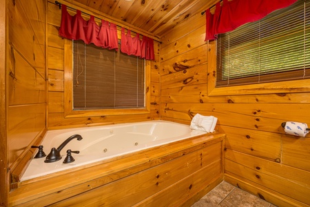 Jacuzzi tub at Moonbeams & Cabin Dreams, a 3 bedroom cabin rental located in Pigeon Forge