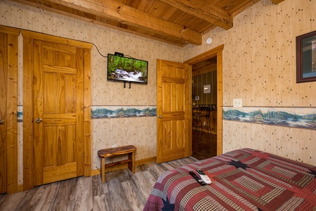 Flat screen tv at Eagle's Loft, a 2 bedroom cabin rental located in Pigeon Forge