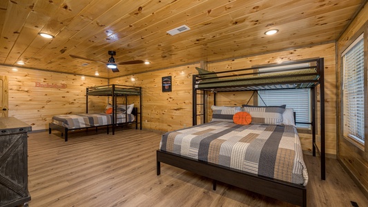 at swish splash lodge a 4 bedroom cabin rental located in gatlinburg