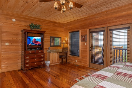 Master king room amenities at Sky View, A 4 bedroom cabin rental in Pigeon Forge