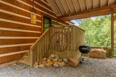 Entrance at Cubs' Crib, a 3 bedroom cabin rental located in Gatlinburg