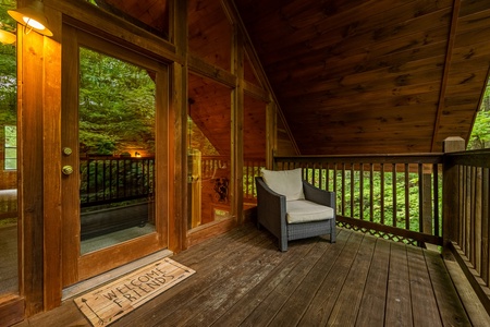 Deck seating at Lazy Bear Lodge