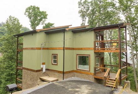 at the bear observatory a 2 bedroom cabin rental located in gatlinburg