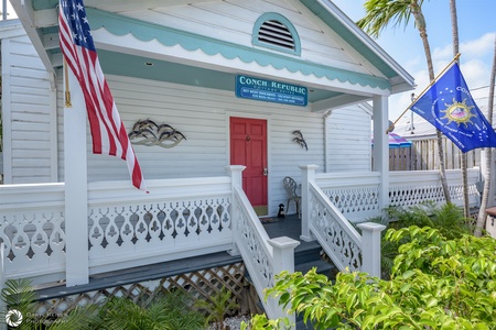Porchside Paradise @ Conch Republic Cottage