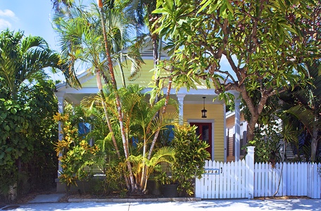 Pineapple Cottage