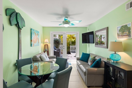 A Slice of Paradise -Shipyard Palms