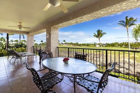 Open air dining on the spacious lanai.