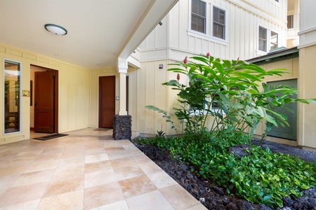 Kolea 14A entry walkway