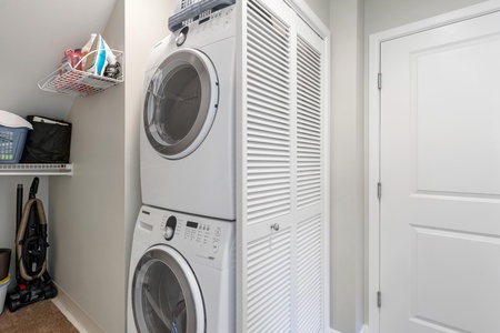 - Full sized washer and dryer neatly tucked into a closet for guest use anytime - Enjoy the convenience of doing laundry mid stay with detergent and supplies - Perfect for longer visits, family vacations, or beachside adventures