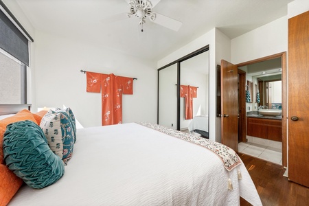 Guest bedroom with King bed