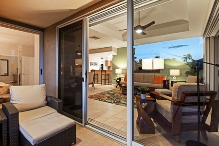 Large open living area opens right to the spacious lanai.
