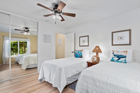 Guest bedroom with twin beds
