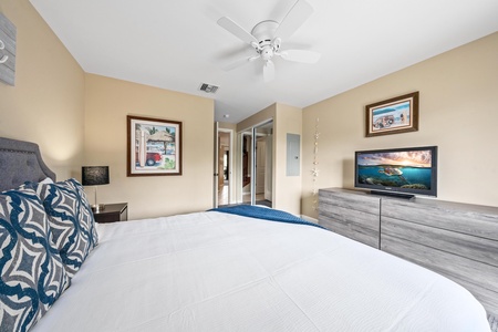 Guest bedroom with King bed