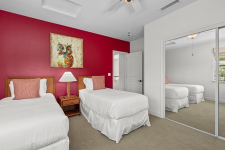 Guest bedroom with twin beds