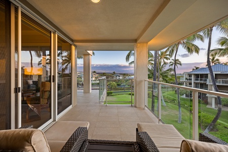 Lanai dining area, perfect.