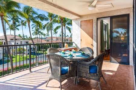 Covered lanai with seating for four