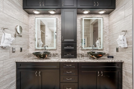 Ensuite primary bathroom with double vanity