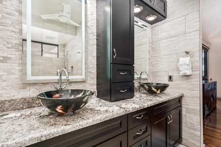 Ensuite primary bathroom with double vanity