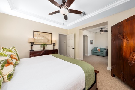 Primary suite with king bed