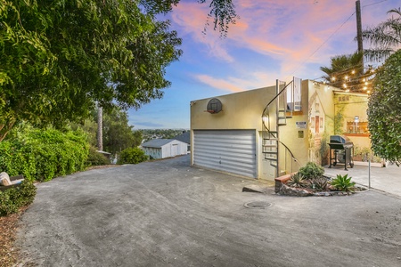 11 GARAGE MLS