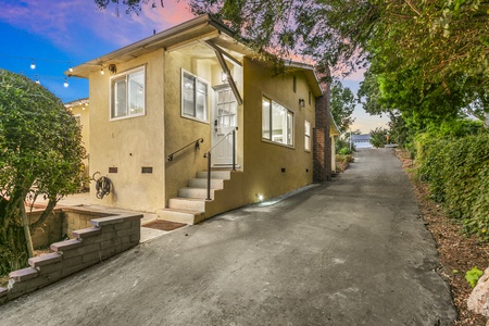 10 DRIVEWAY MLS
