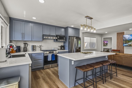 11 KITCHEN MLS